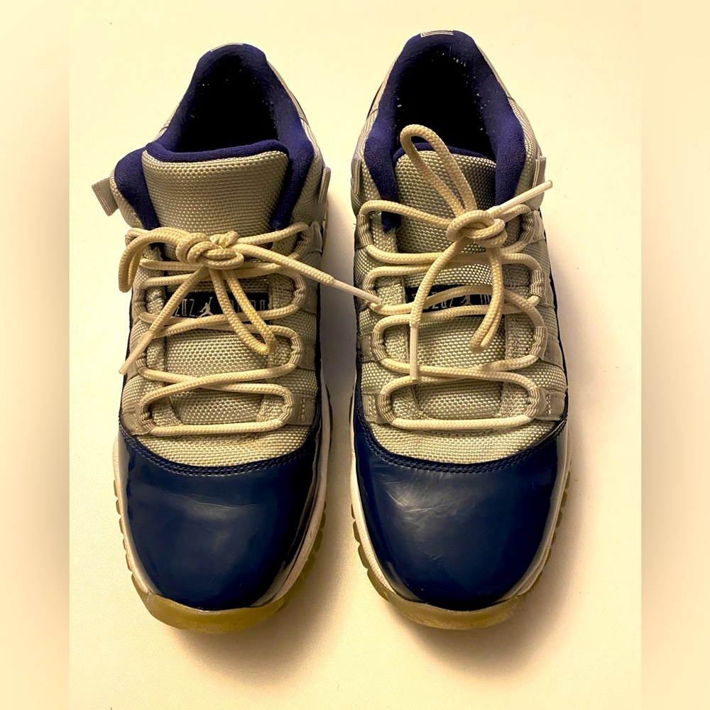 Nike Jordan 11 Retro Low "Georgetown" Size: Y: 5 W: 6 1/2